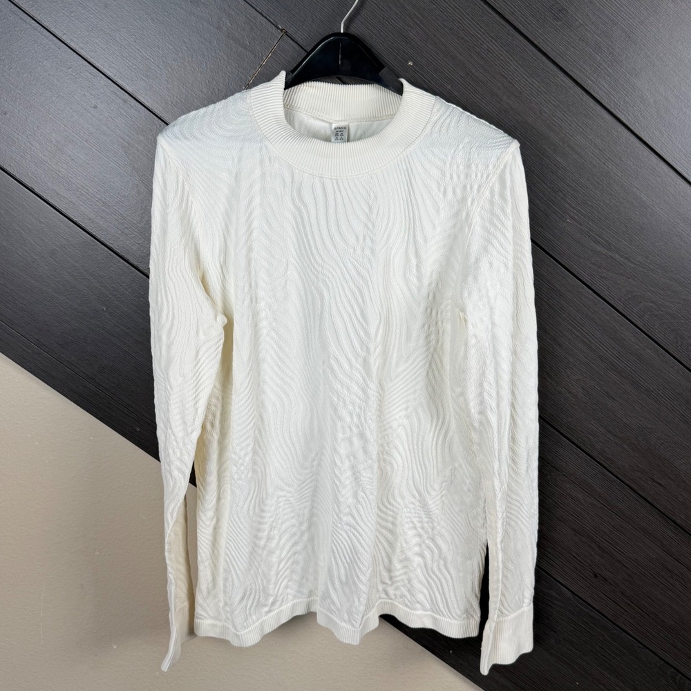 Spanx Women 1X White Textured Zebra Compression Activewear Top Long Sleeve NWOT